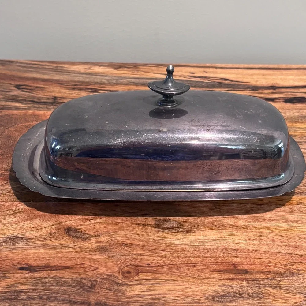 Silver Plated Vintage Scalloped Silver Butter Dish with Lid‎